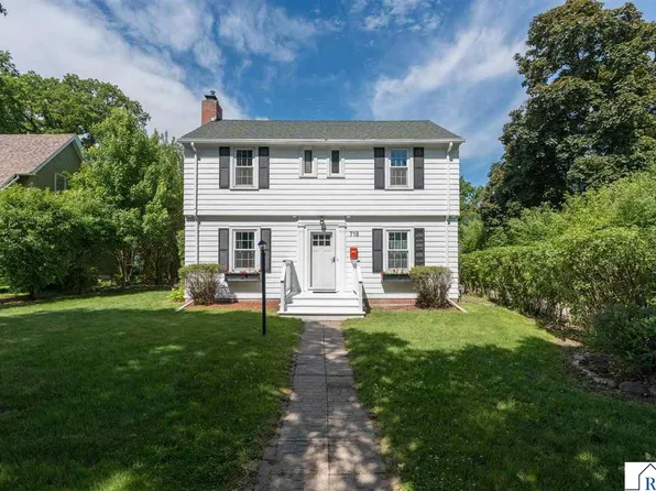718 Baker Ave, Mankato, MN 56001