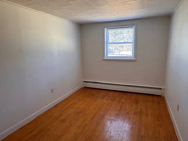 2 bed, $1,000 — Photo 4