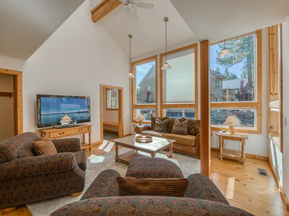 17054 Skislope Way, Truckee, CA 96161