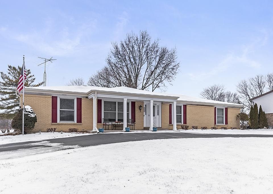 1st image of 5565 Barrington Rd