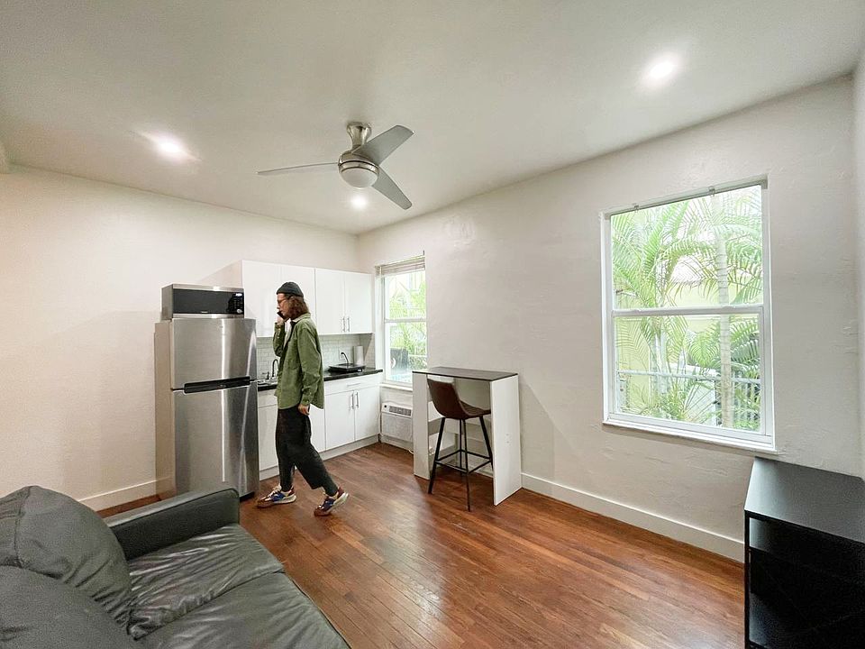 1st image of 319 W 28th St APT 10