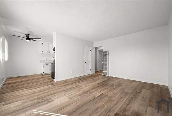 634 W 92nd St #13 — Photo 9