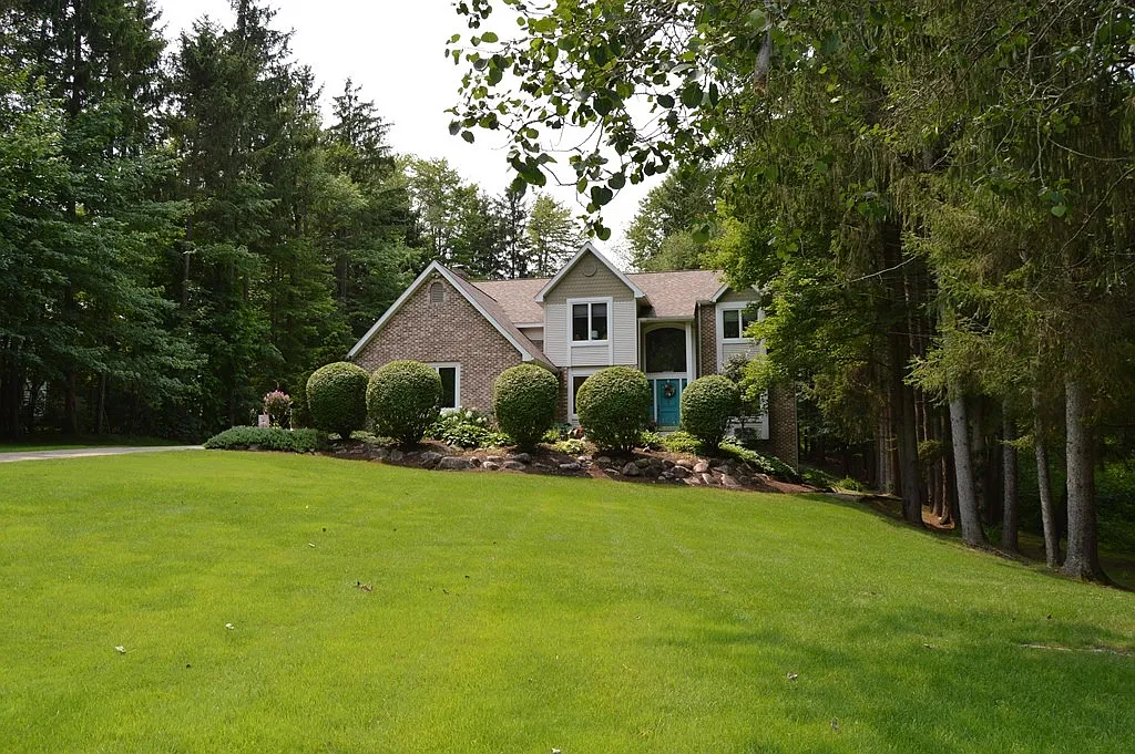 12856 Forrest Dr photo 1