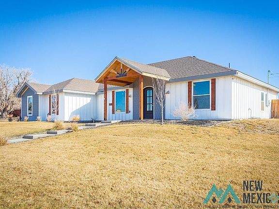 3rd image of 603 Saunders Dr