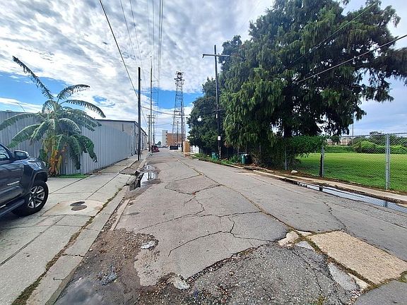 4th image of 3928 Erato St
