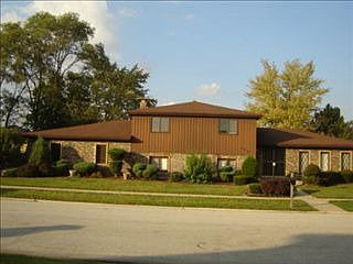 1st image of 930 E 192nd Pl