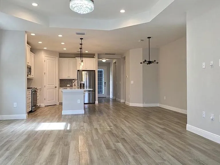2295 Marquesa Cir — Photo 2