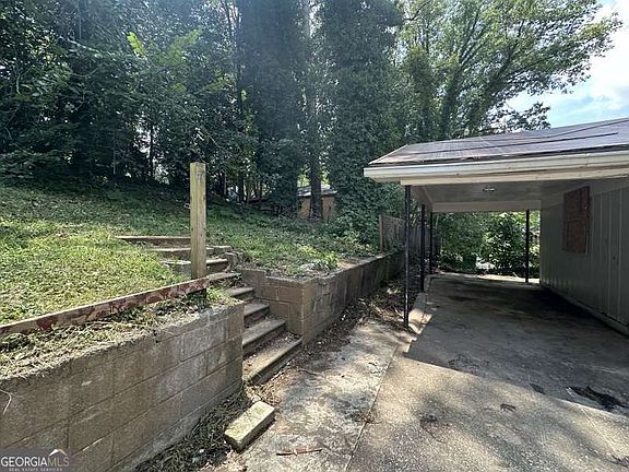 3rd image of 3713 Glenwood Rd