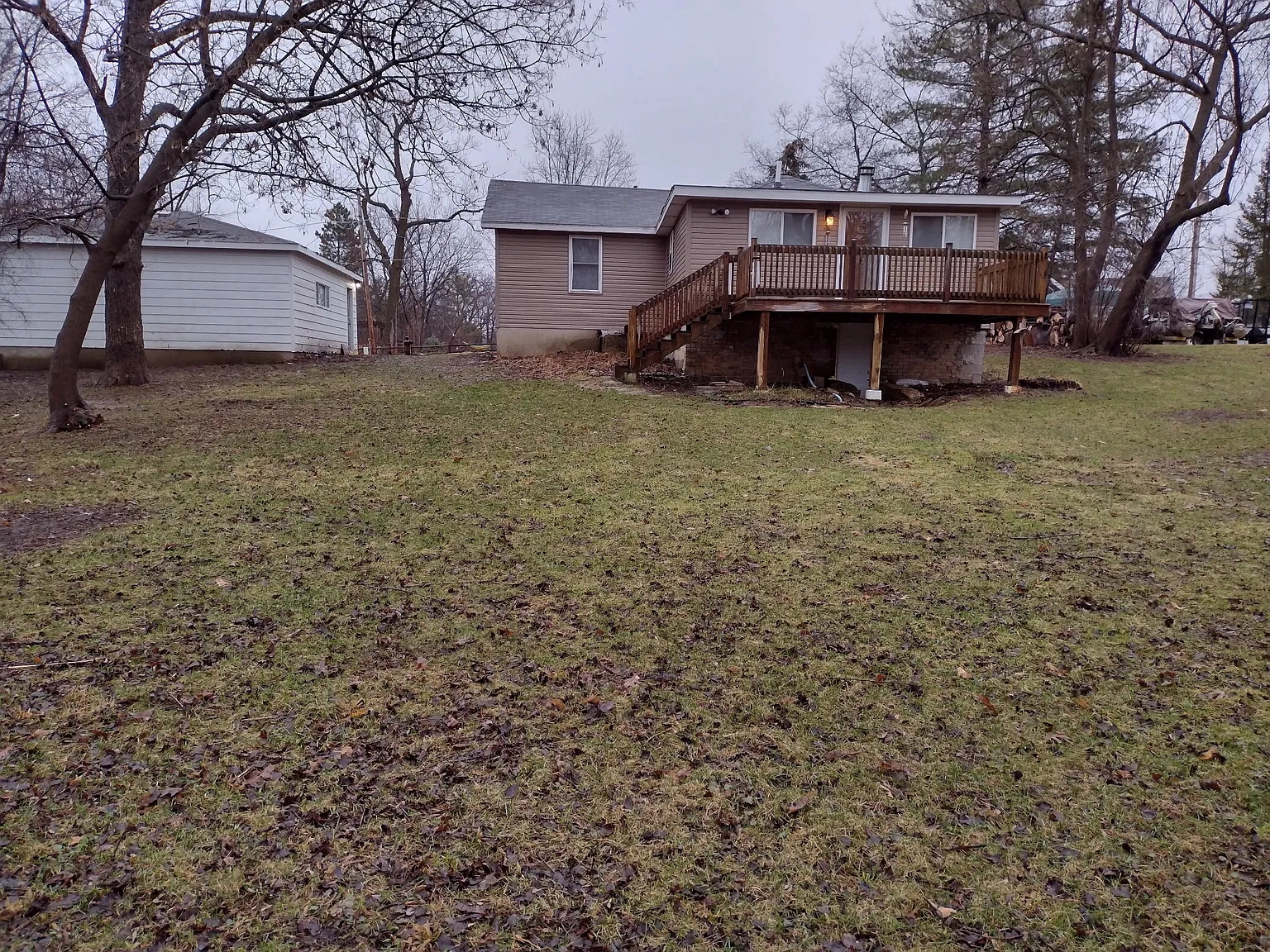 3 bed, 1040 sqft, $2,300 — Photo 2