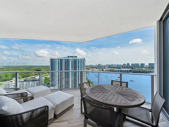 2nd image of 17111 Biscayne Blvd Unit 2107
