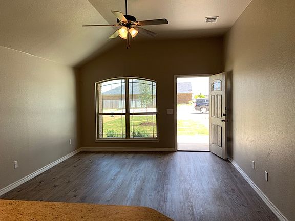 3rd image of 705 Sladecek Dr #B