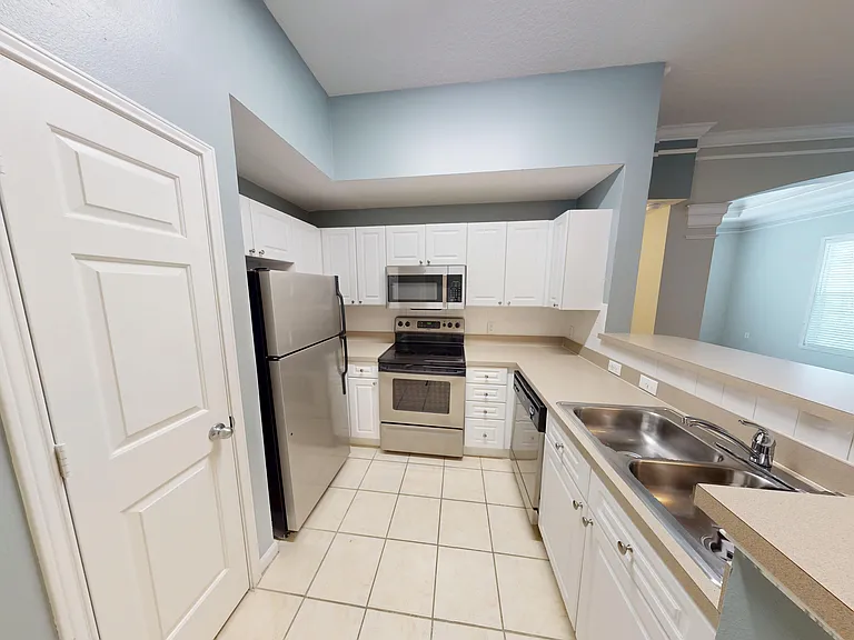 235 Goldenrain Dr #303 — Photo 9
