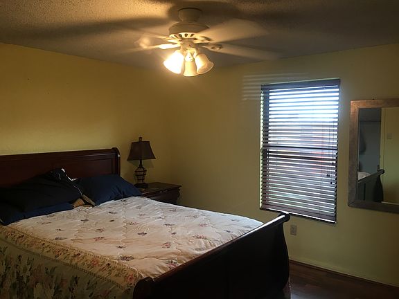 2nd image of 600 S Redbud Ave