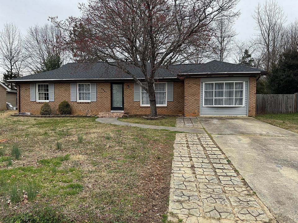 1st image of 8027 Country Oaks Rd