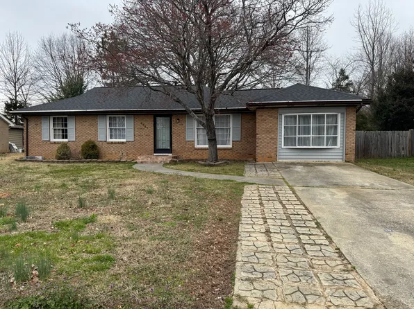 8027 Country Oaks Rd, Charlotte, NC 28227