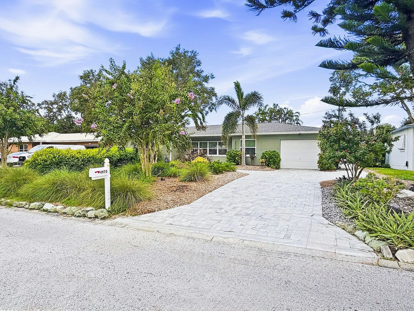 Bay Pines Pool & Spa Home with Updated Kitchen and Private Backyard — Photo 2