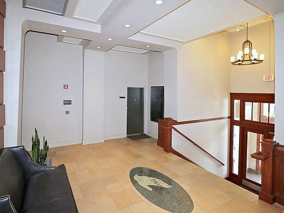 3rd image of 523 Grand Blvd APT 2F