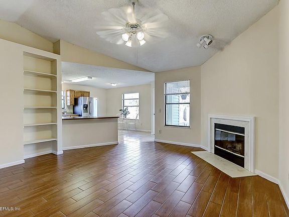 3rd image of 2809 E Safeshelter Dr