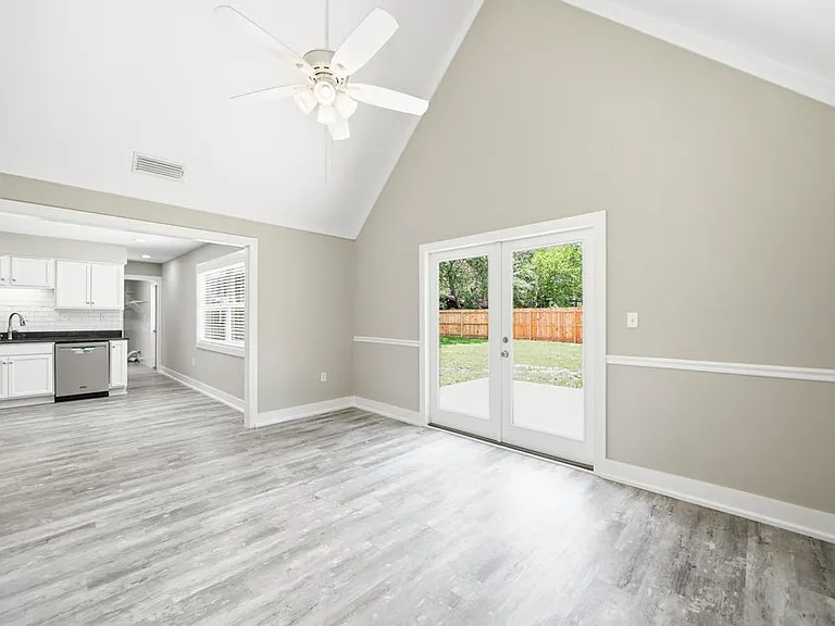 942 Rue De Palms Dr — Photo 19