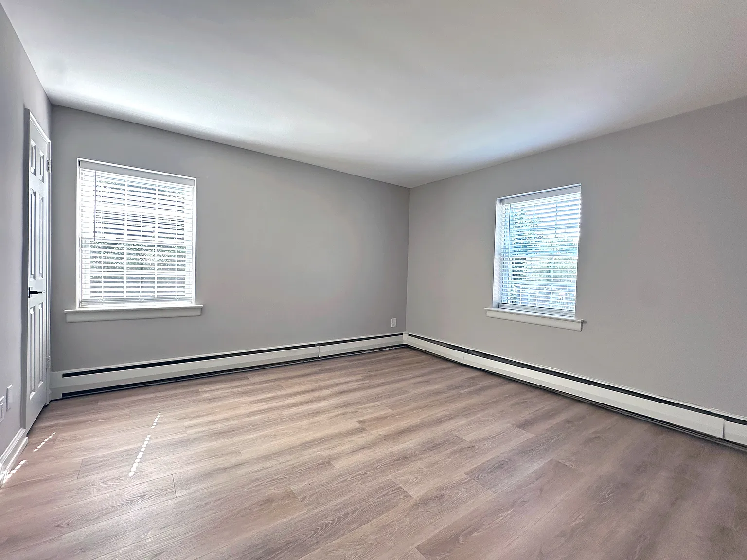 2 bed, 950 sqft, $1,995 — Photo 3