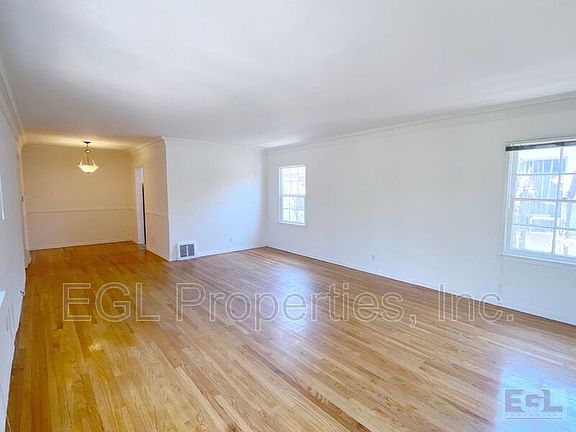 4th image of 951 S Sierra Bonita Ave #6