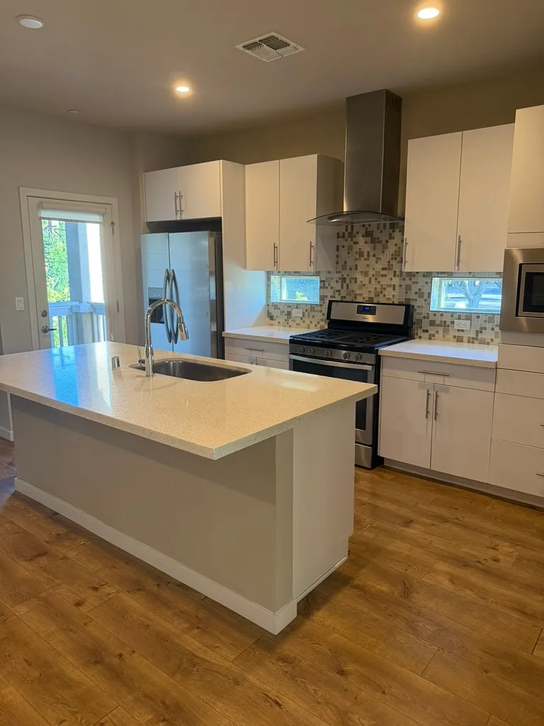 Building Photo - 489 McClatchy Way