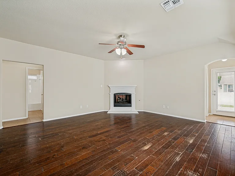 9017 Eagle Dr — Photo 8