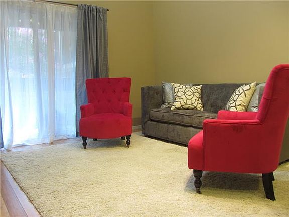 5th image of 1411 Norwalk Ln APT 211