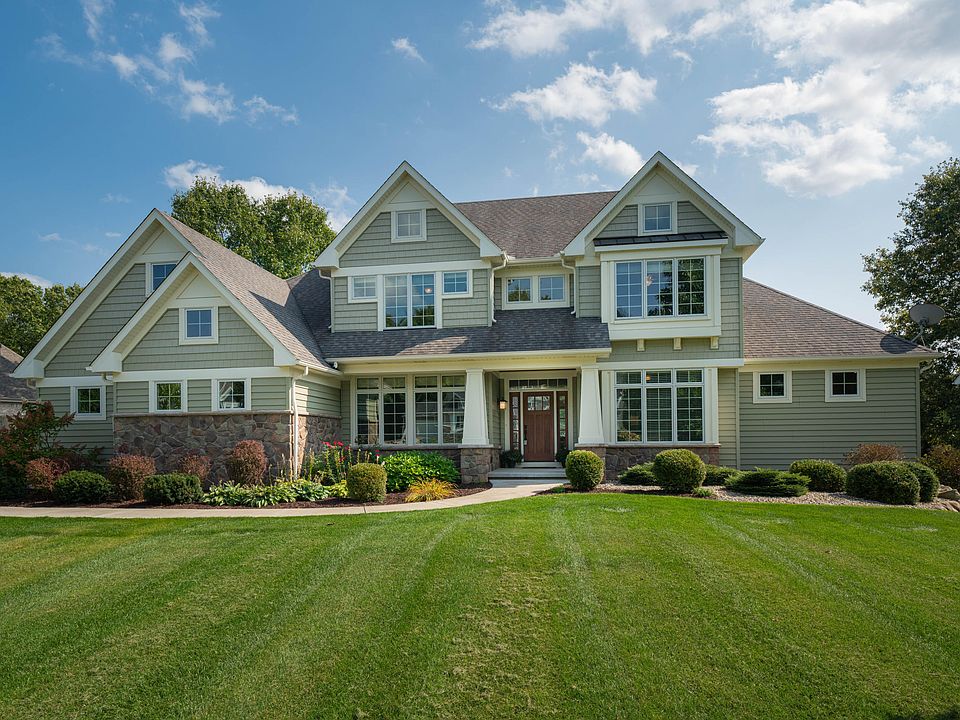 1st image of 7153 Breton Woods Ct