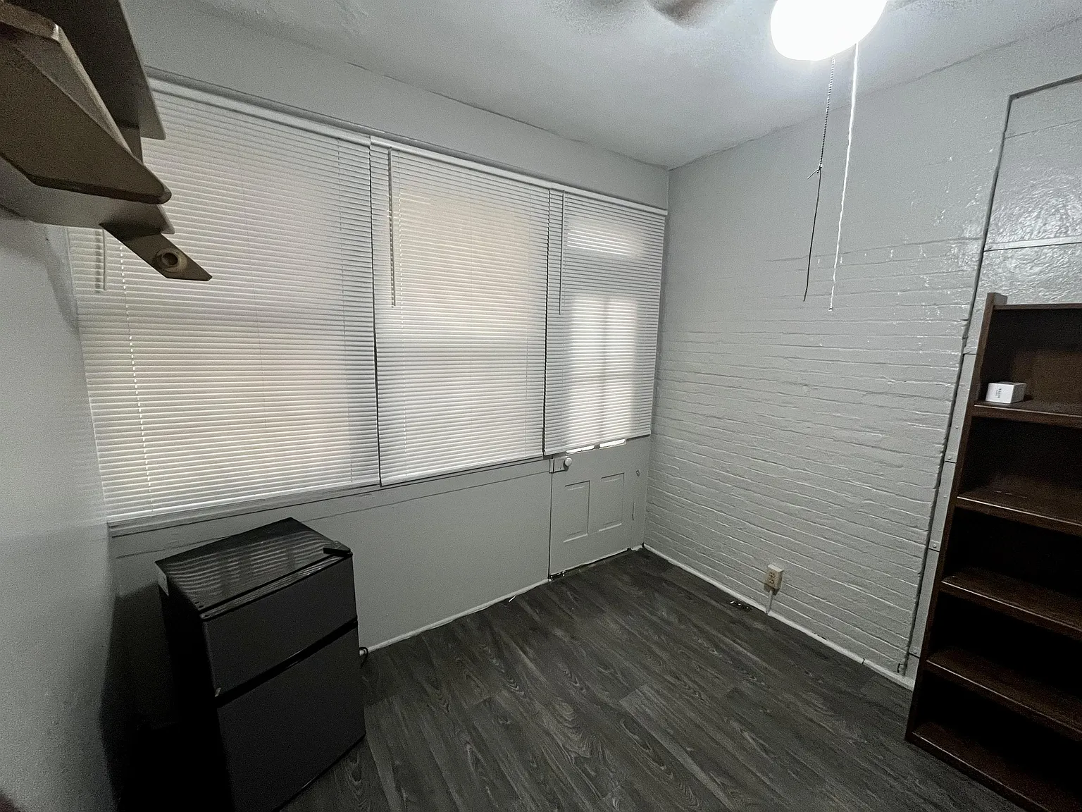 325 N Barron St (HHELLC) - 11 — Photo 3