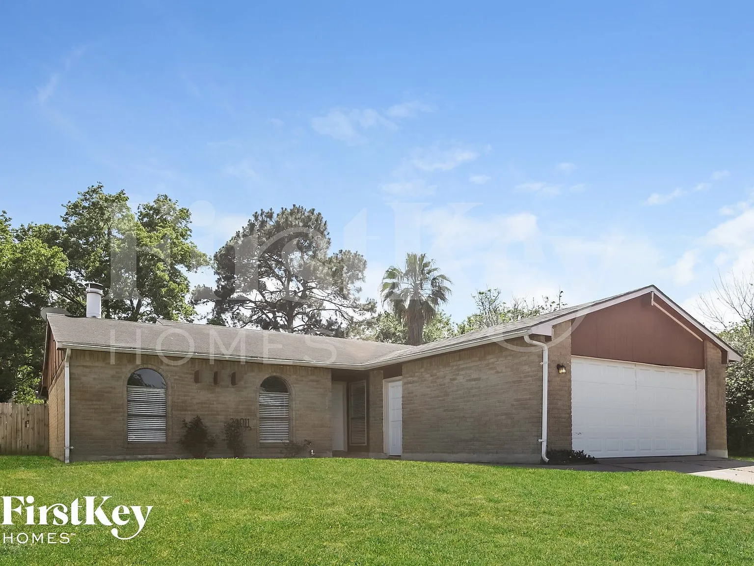 3 bed, 2.0 bath, 1451 sqft, $1,915 — Photo 2