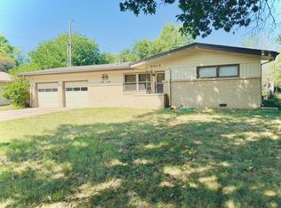 2418 W Columbine Ln, Wichita, KS 67204