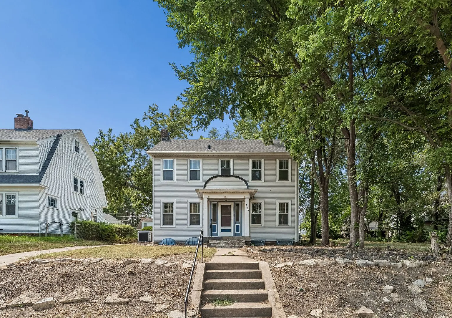 Charming 3-Bedroom Home Near Fontenelle Park — Photo 2