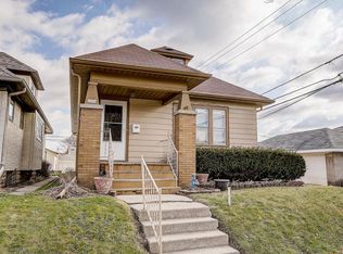 2254 S 70th St, West Allis, WI 53219