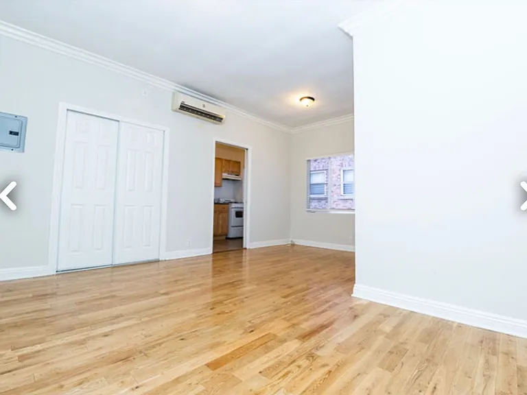1811 Wilcox Ave — Photo 5