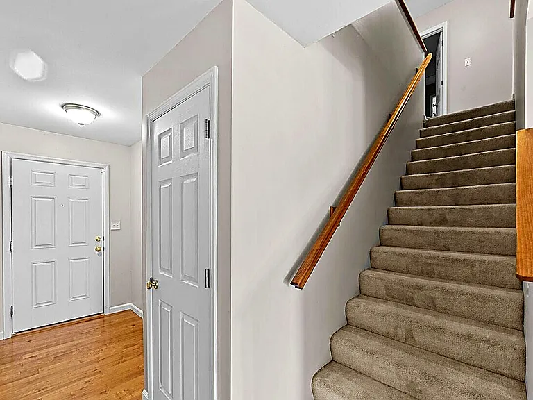 301 Northshore Ct — Photo 12