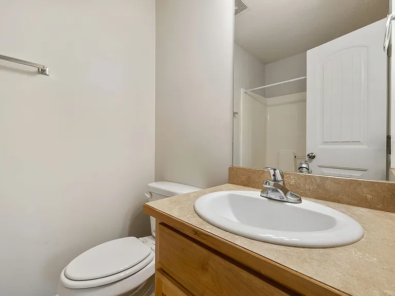 Beautiful 2bedroom 2.5 bath Townhome — Photo 22