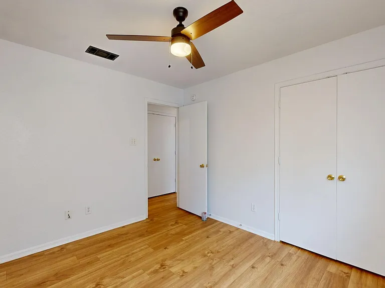 4512 Indigo Dr — Photo 16