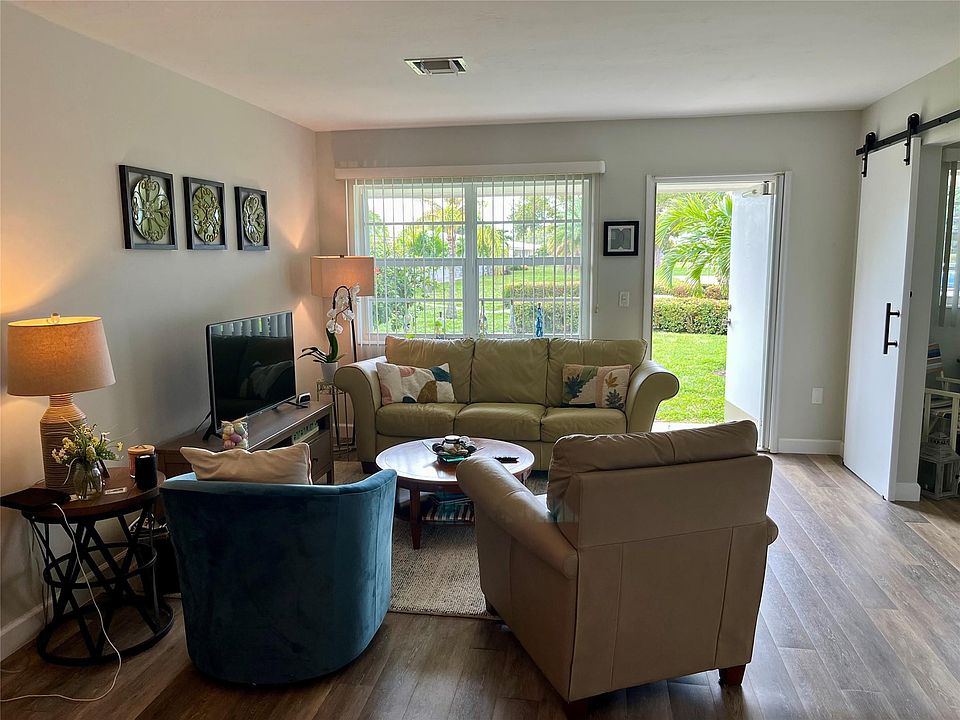 1st image of 3850 NE 21st Avenue #2