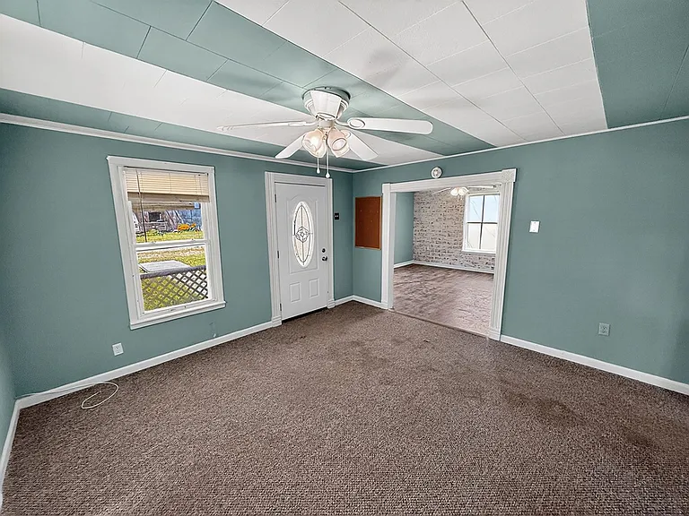 216 Rollins St — Photo 6