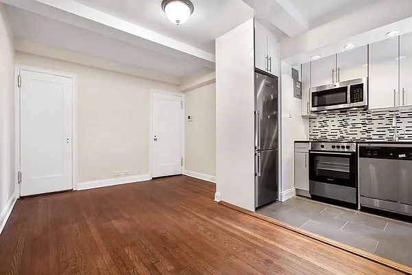 Rented by Douglas Elliman | media 4