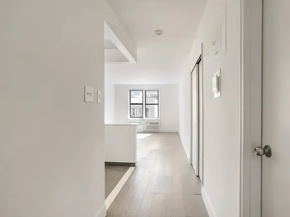 315 E 21st St APT 6H, New York, NY 10010
