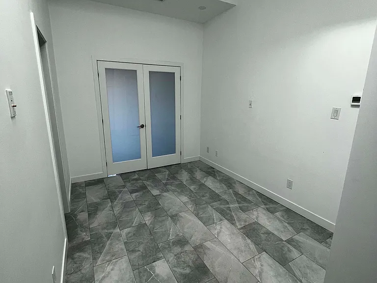 1375 Bathurst St #B — Photo 3