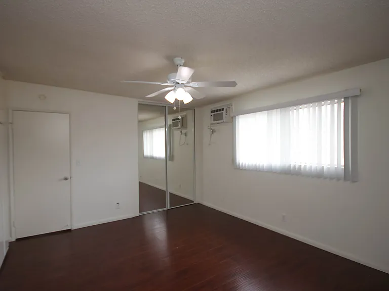 3010 Montrose Ave #28 — Photo 16