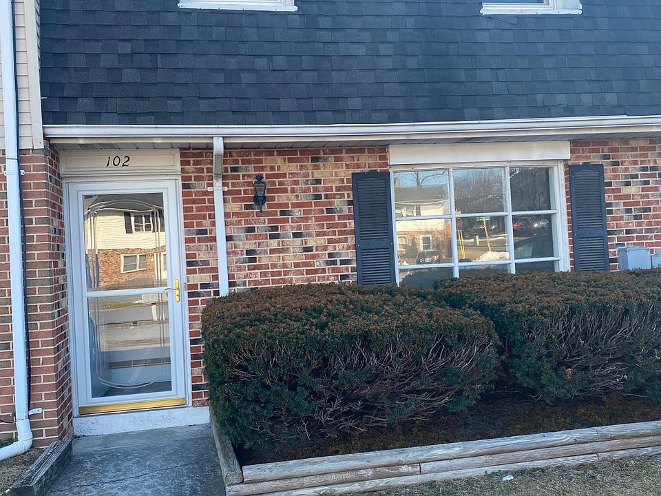 1st image of 102 Ash Hollow Dr