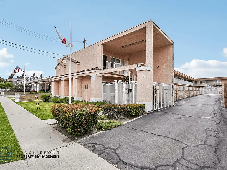 11100 Pangborn Ave. — Photo 6