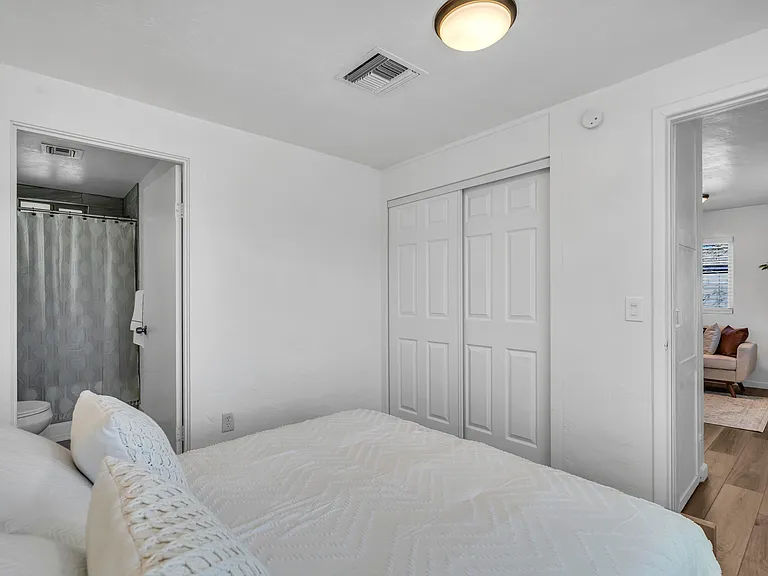 1627 N Bryant Ave #B — Photo 14