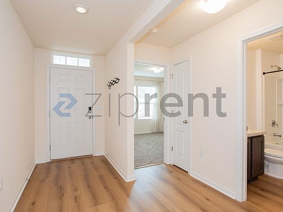 4th image of 2469 Oak Stream Dr