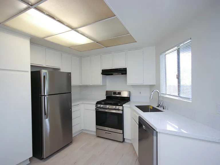 122 N Primrose Ave #A — Photo 7