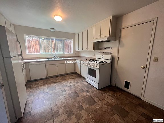 5th image of 1060 Antone Way